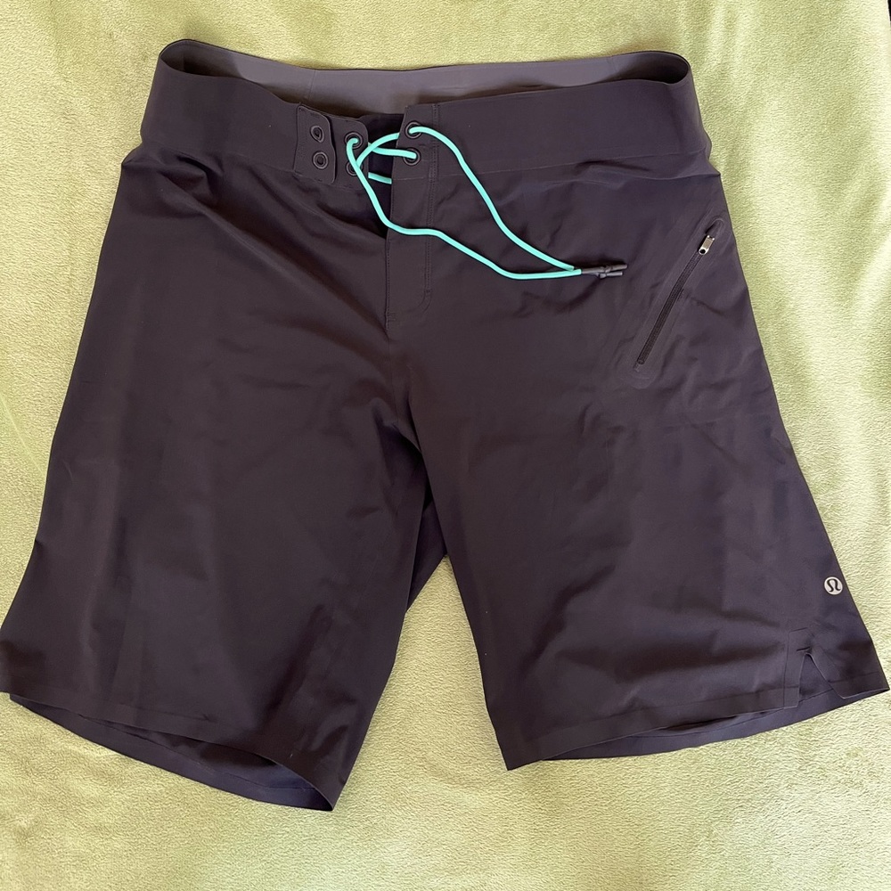 Men’s Lululemon board shorts (L) 36 waist blk/teal drawstring. Nvr machine dried